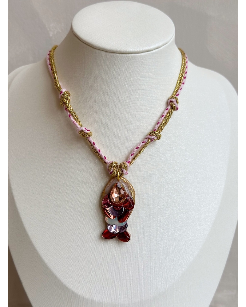 Collier d'argile rose