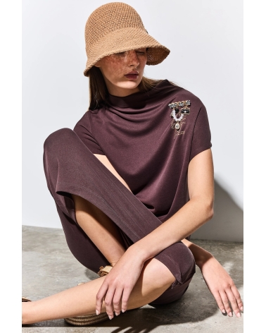 Chocolate dress jewel