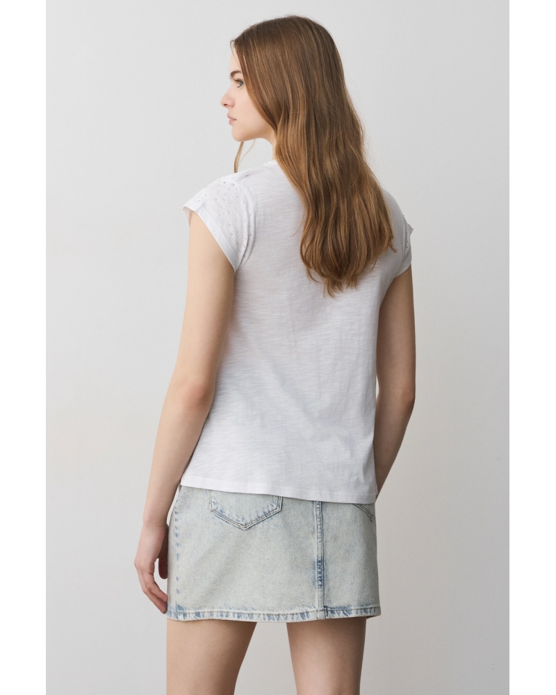 White T-shirt Brick