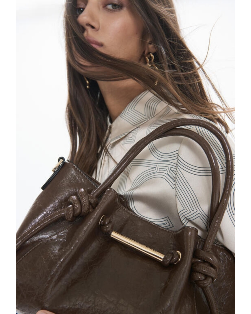 Bandolera Chocolate con Dorado Lola Casademunt