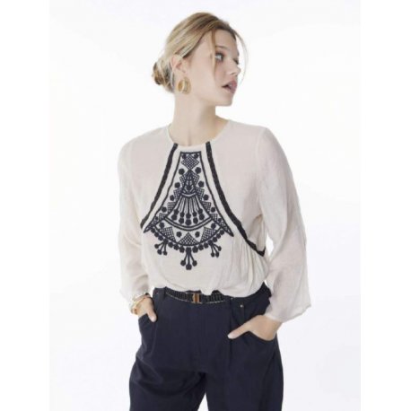 Blusa Detalles Bordada