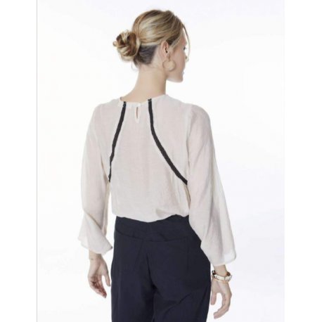 Blusa Detalles Bordada