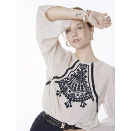 Blusa Detalles Bordada